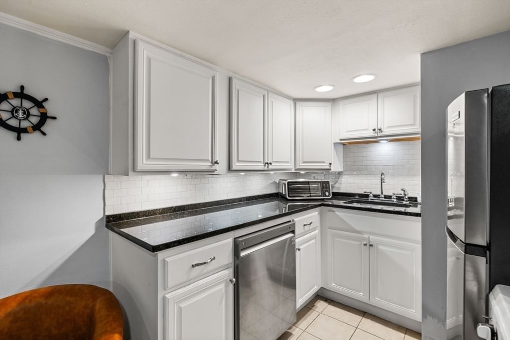 8 Franklin St #19 Marblehead — Photo 11 of 24