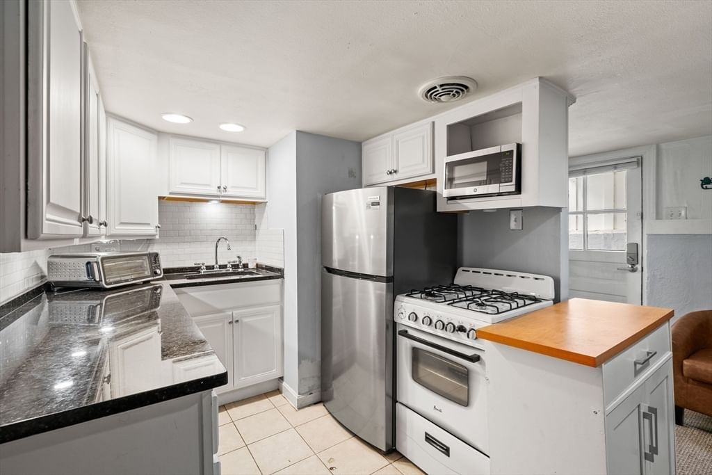 8 Franklin St #19 Marblehead — Photo 12 of 24