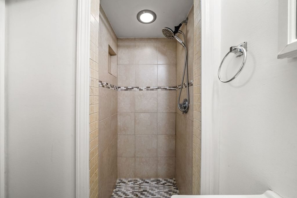 8 Franklin St #19 Marblehead — Photo 18 of 24