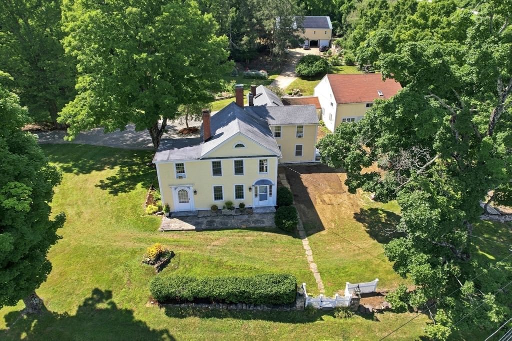 170 Brookfield Rd Warren — Photo 3 of 42