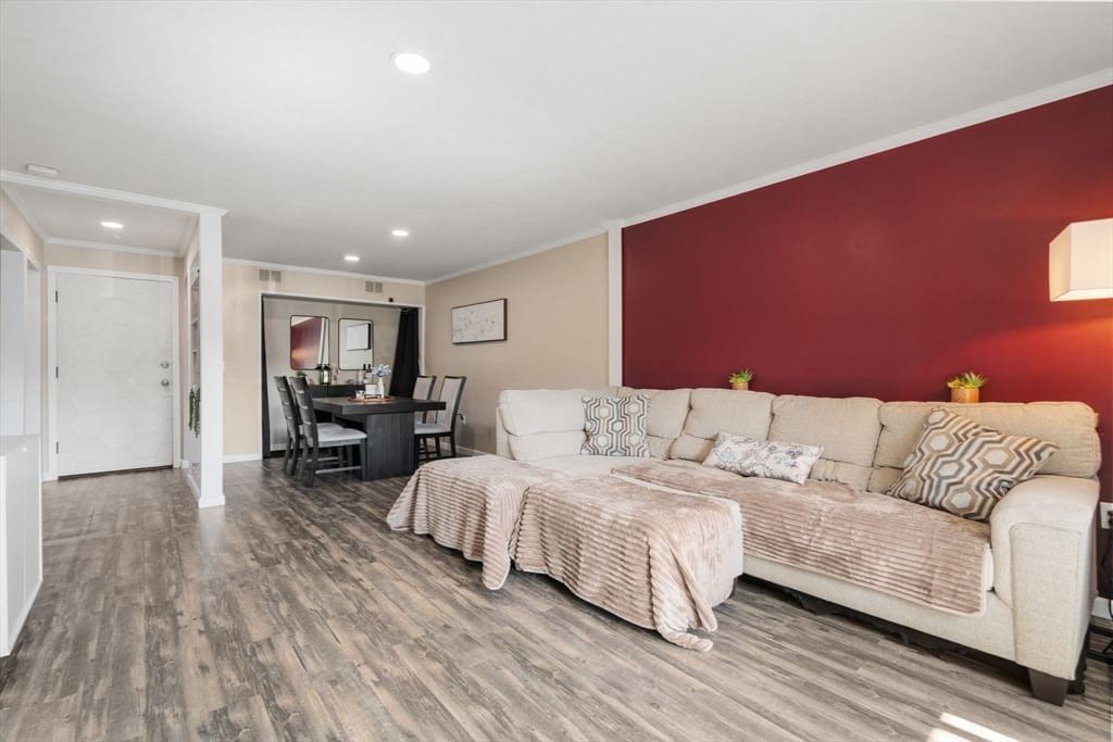 12 Shadowbrook Ln #3 Milford — Photo 2 of 29