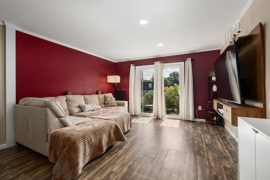 12 Shadowbrook Ln #3 Milford — Photo 3 of 29