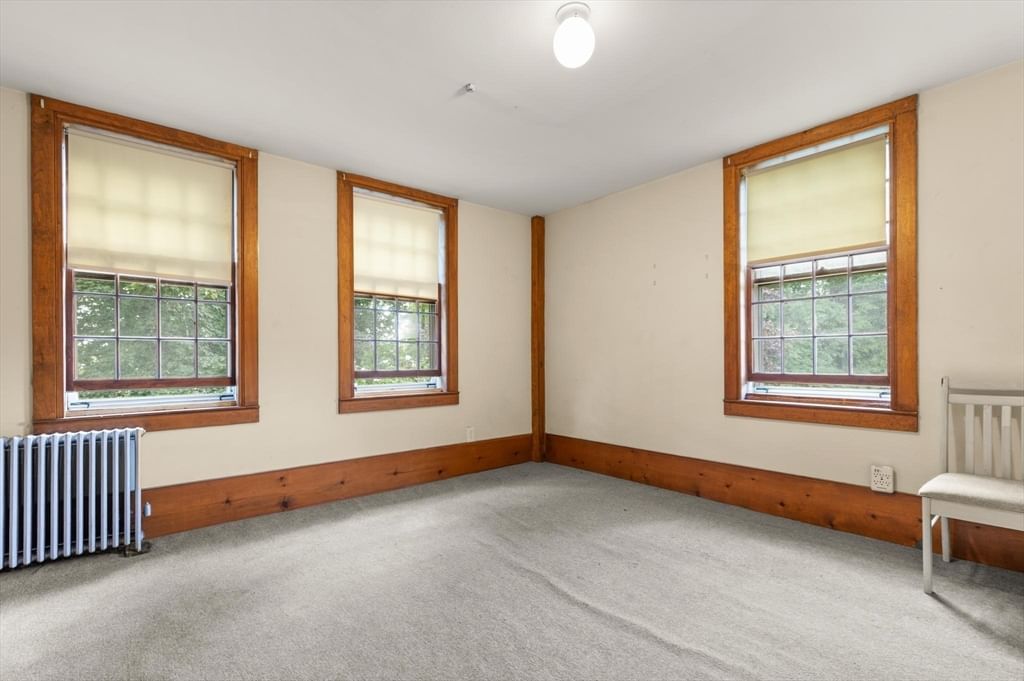 10 Poquanticut Ave Easton — Photo 12 of 42