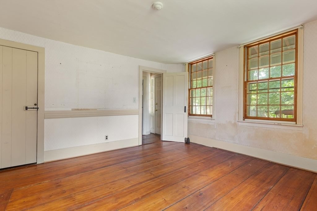 10 Poquanticut Ave Easton — Photo 13 of 42