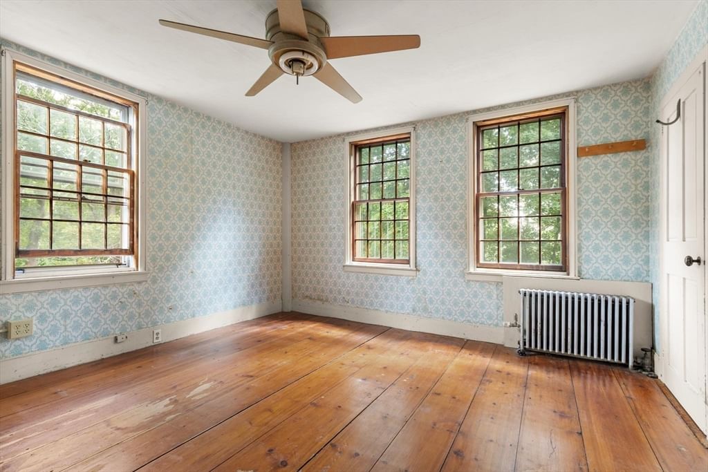 10 Poquanticut Ave Easton — Photo 23 of 42