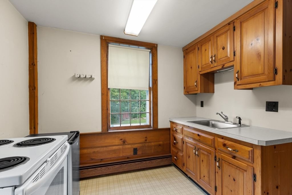 10 Poquanticut Ave Easton — Photo 27 of 42