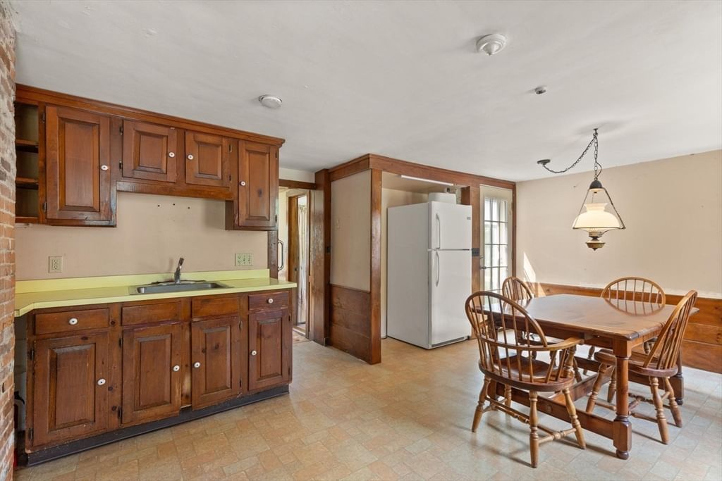 10 Poquanticut Ave Easton — Photo 32 of 42
