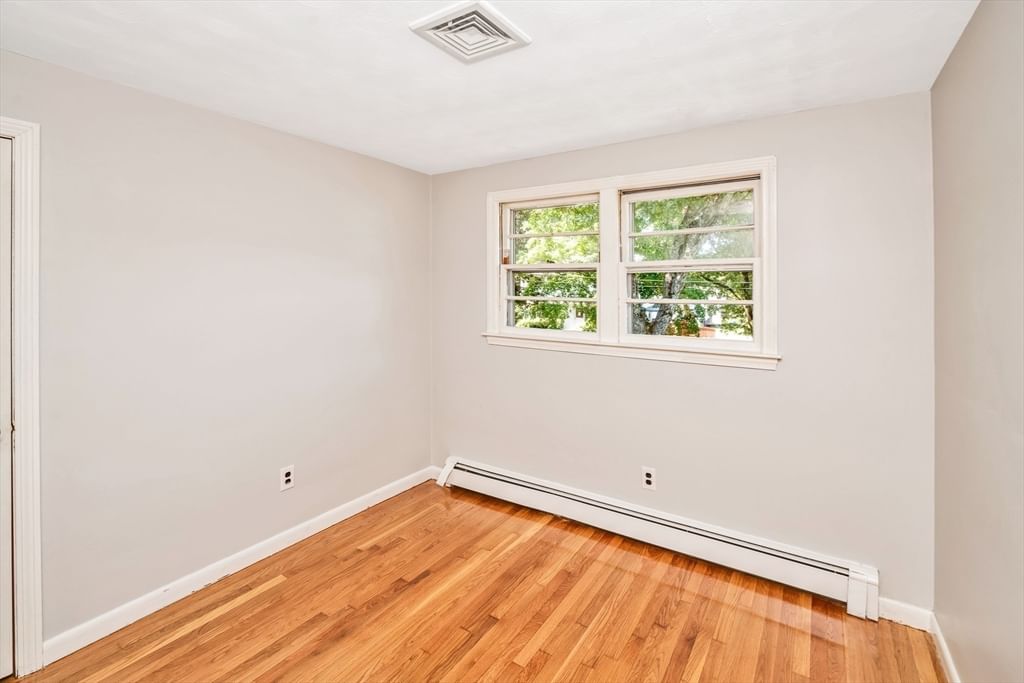 11 Coweeset Dr Brockton — Photo 16 of 39