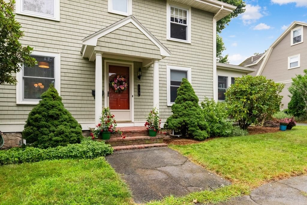 115 Aspen Rd Swampscott — Photo 3 of 36