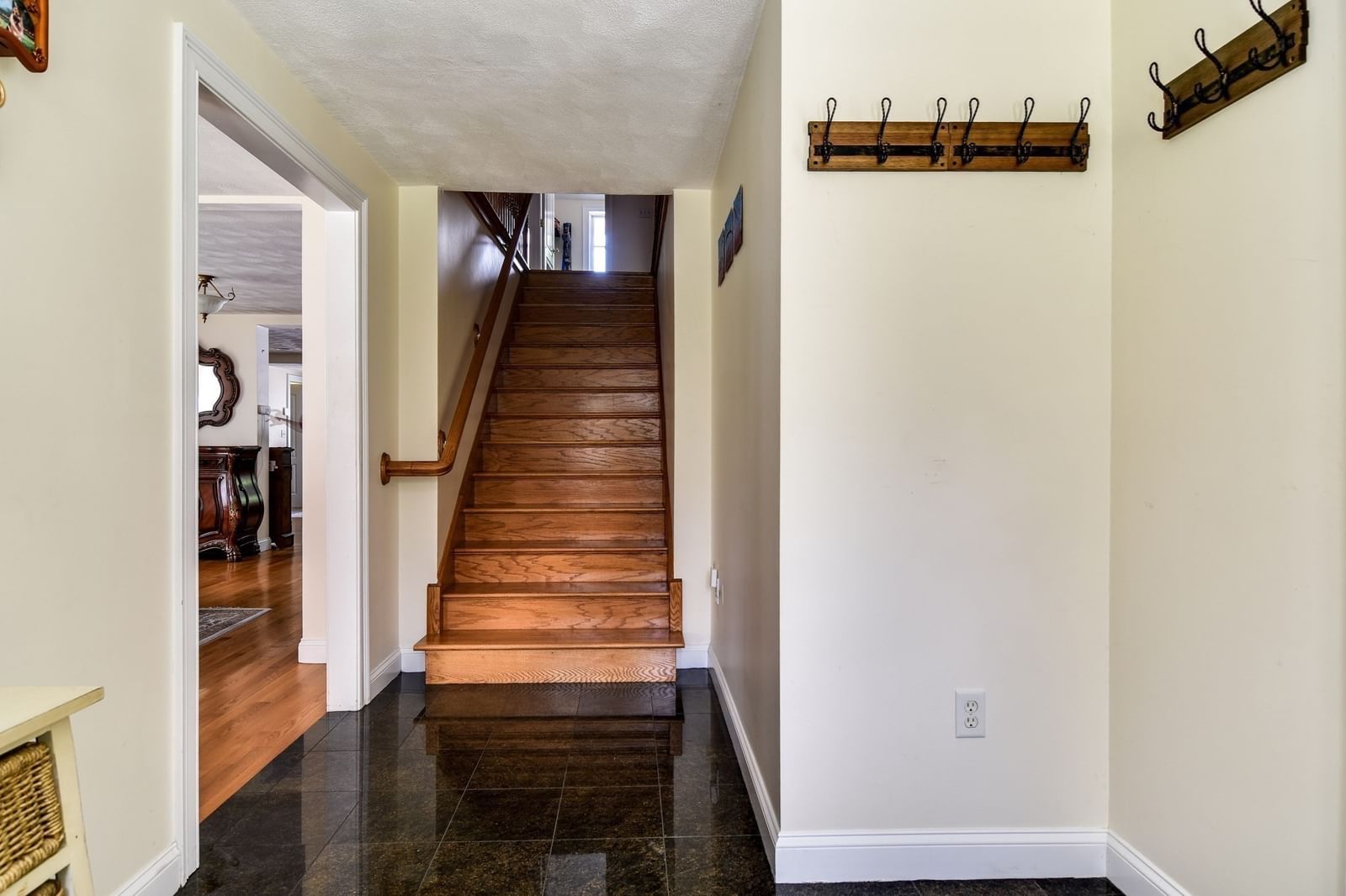 202 Boston Post Rd Wayland — Photo 6 of 38