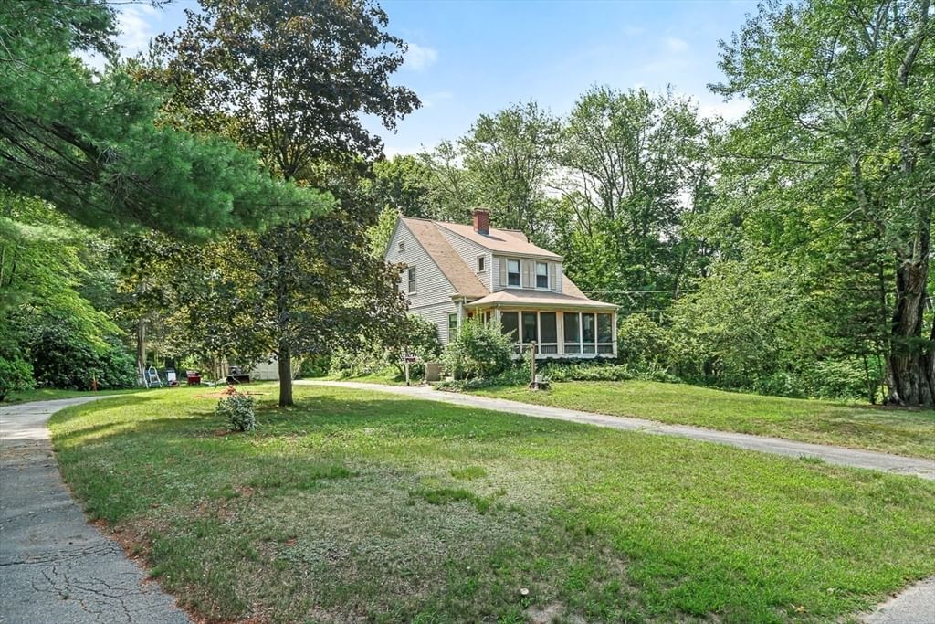 53 Elmwood Rd Wellesley — Photo 2 of 20