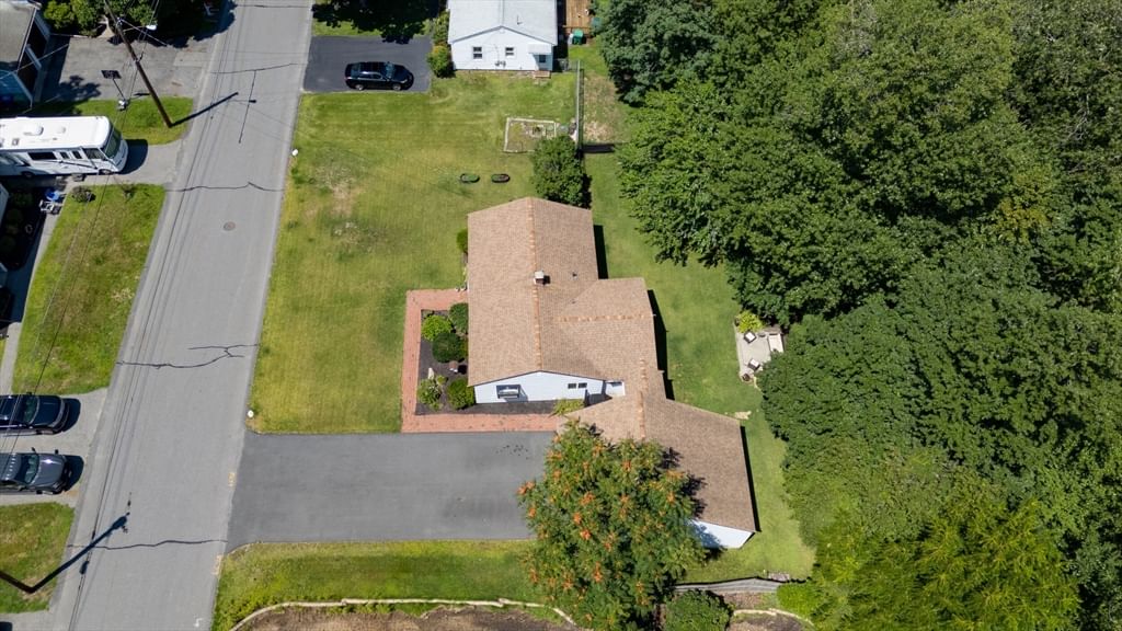 20 Ledgewood Dr Burlington — Photo 19 of 34