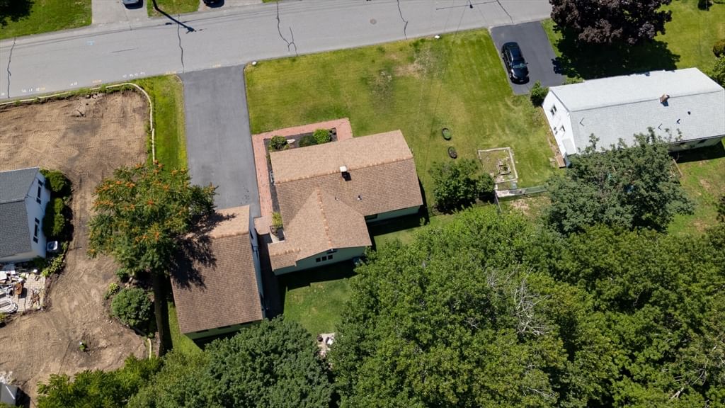20 Ledgewood Dr Burlington — Photo 23 of 34