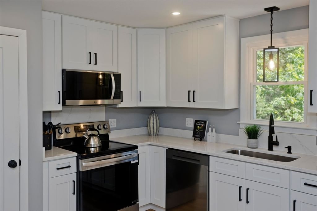 288 Leverett Rd Shutesbury — Photo 16 of 40