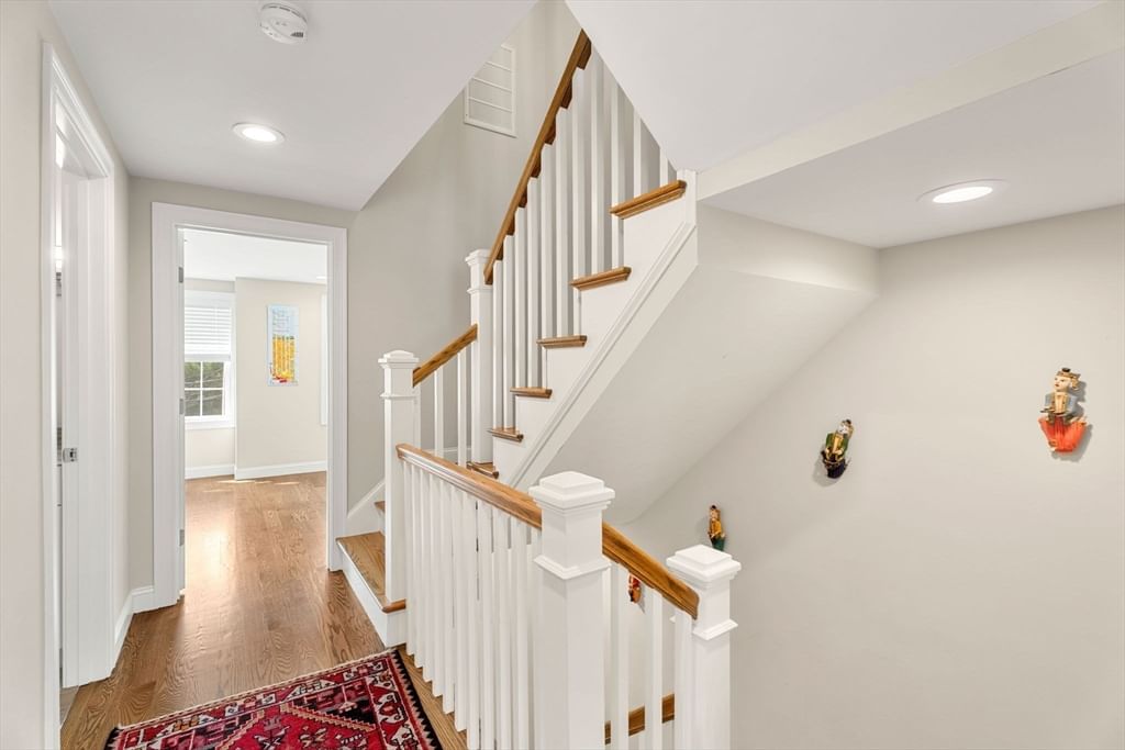 34 Beckford St #D Beverly — Photo 17 of 40