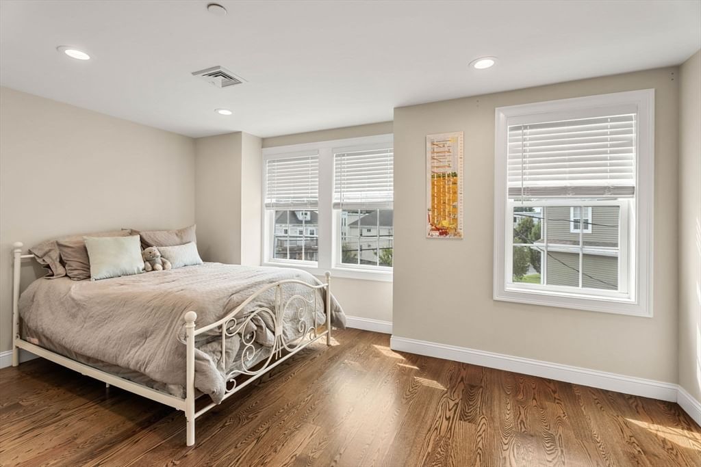 34 Beckford St #D Beverly — Photo 19 of 40