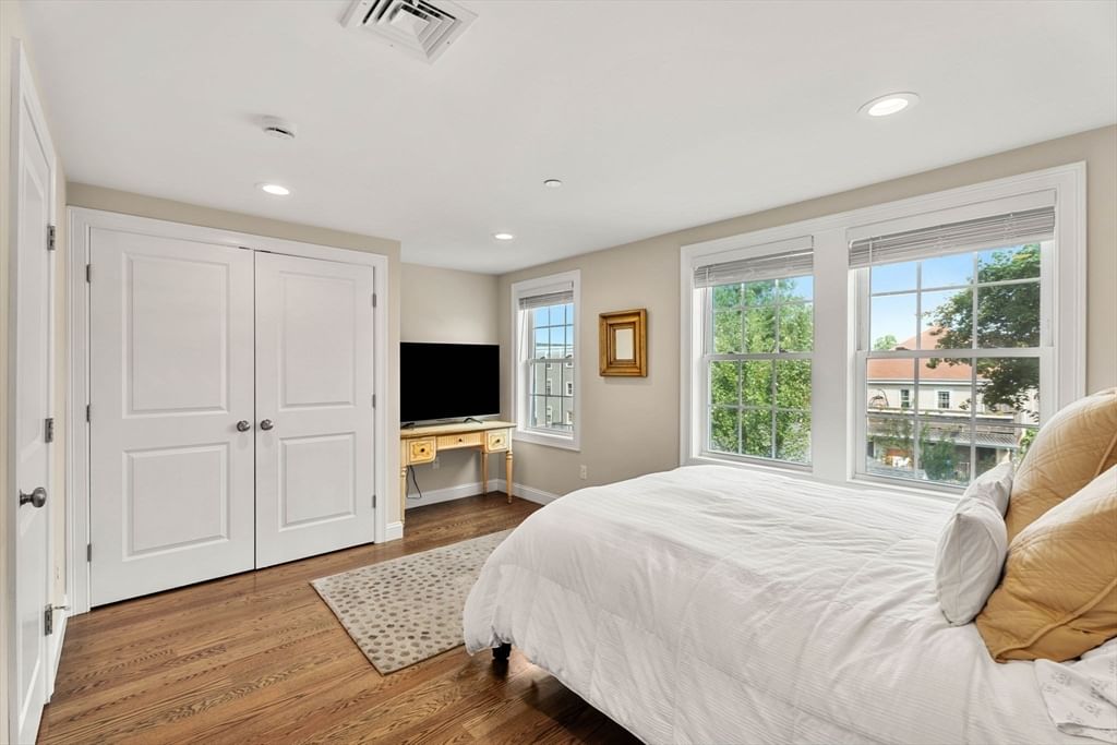 34 Beckford St #D Beverly — Photo 23 of 40