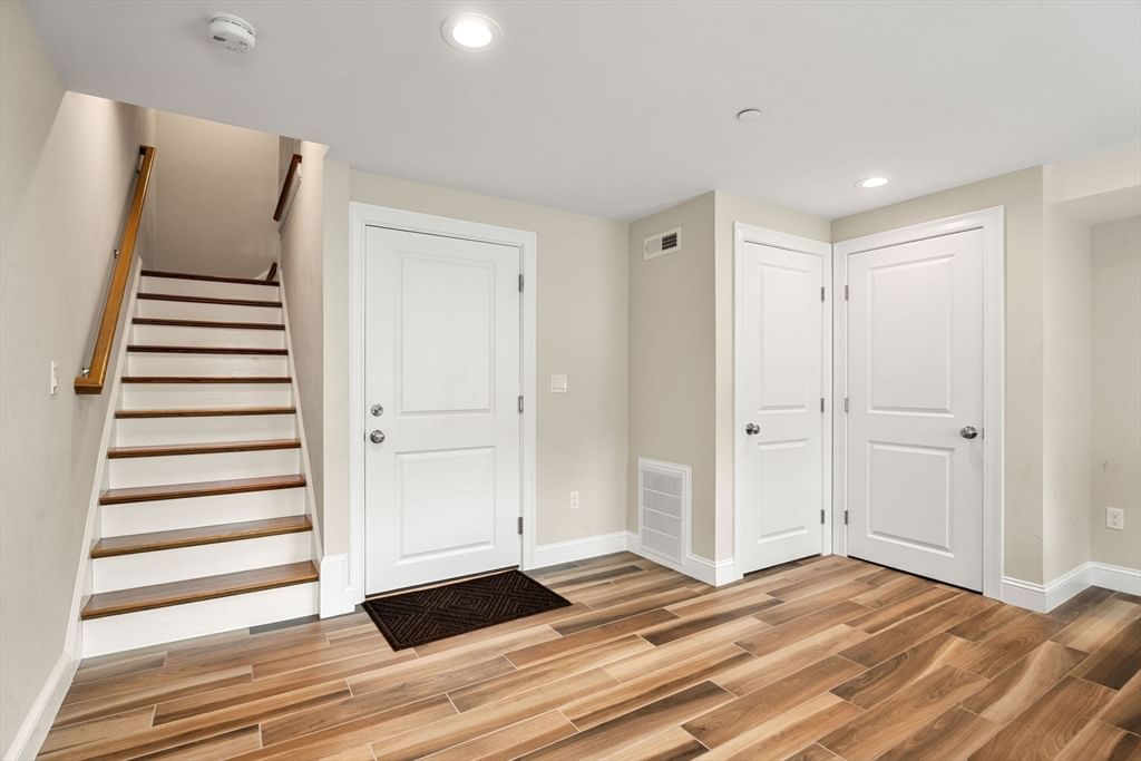 34 Beckford St #D Beverly — Photo 32 of 40