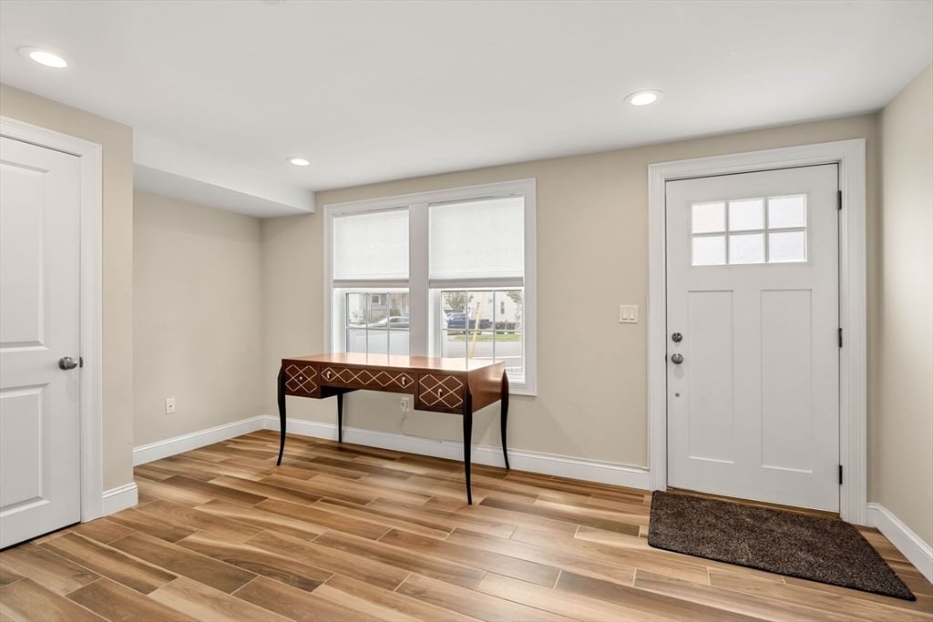 34 Beckford St #D Beverly — Photo 33 of 40