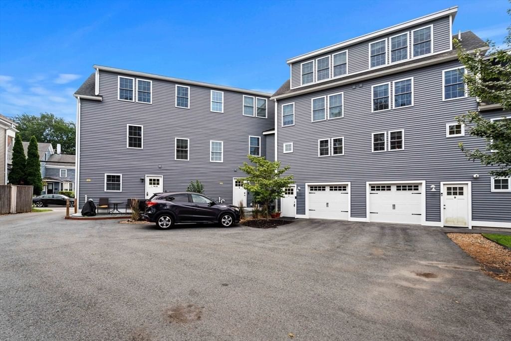 34 Beckford St #D Beverly — Photo 34 of 40