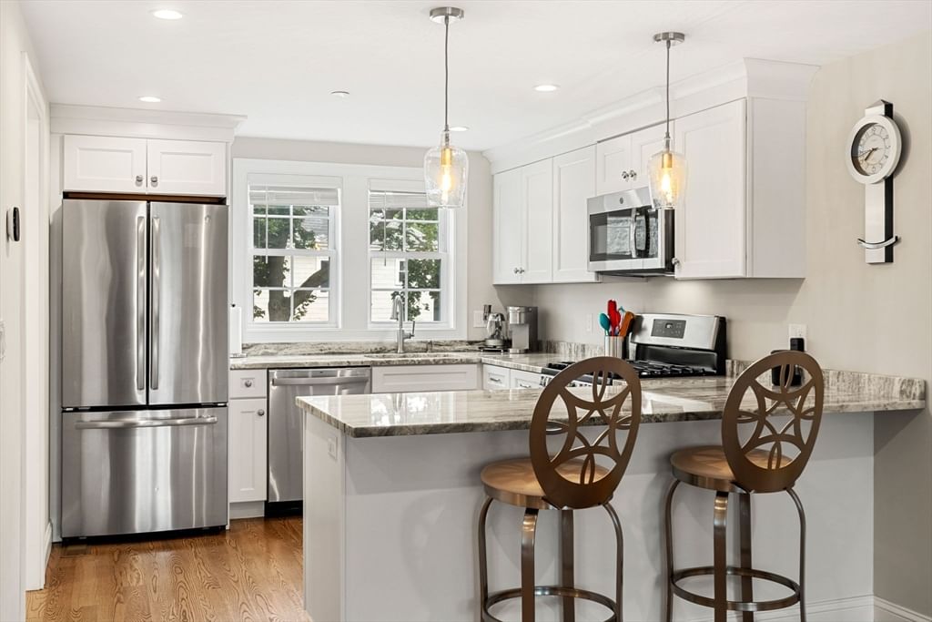 34 Beckford St #D Beverly — Photo 5 of 40