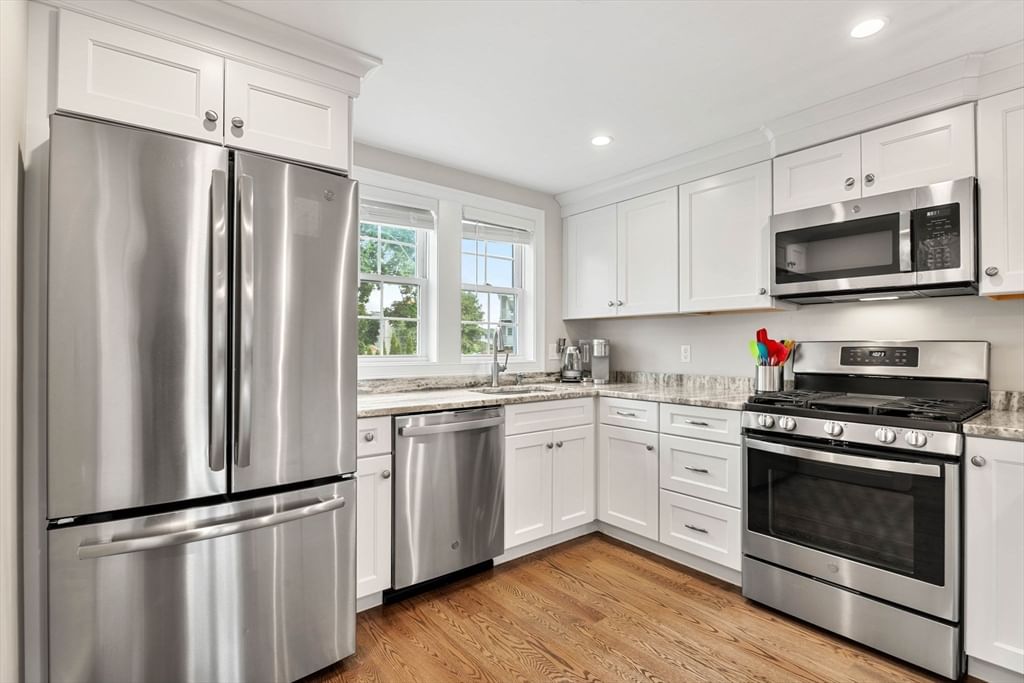 34 Beckford St #D Beverly — Photo 6 of 40