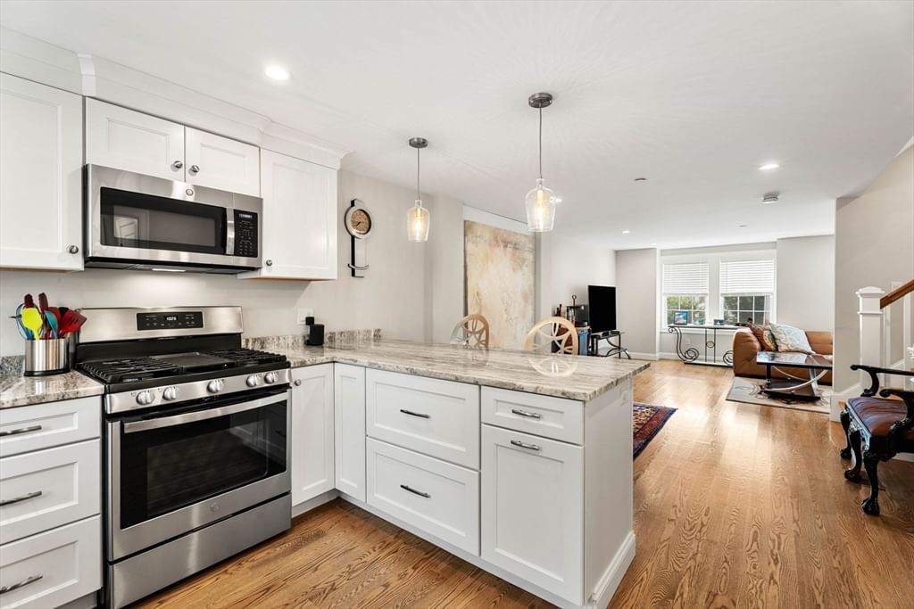 34 Beckford St #D Beverly — Photo 8 of 40
