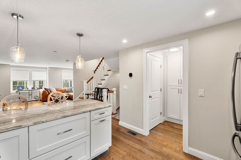 34 Beckford St #D Beverly — Photo 9 of 40