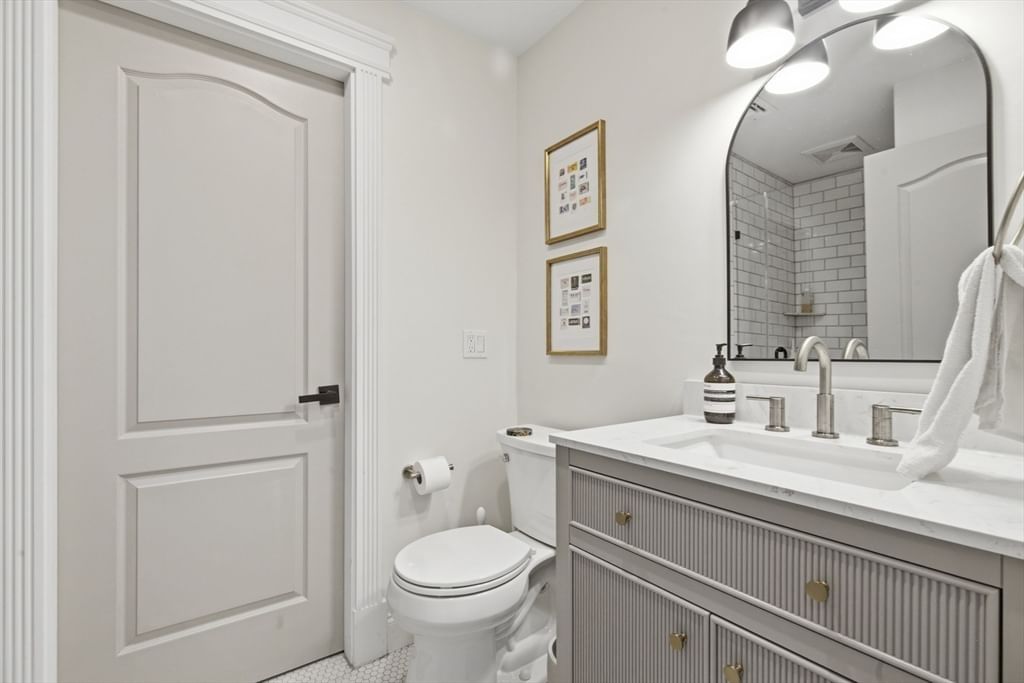 255 Gold St #2 Boston — Photo 5 of 21