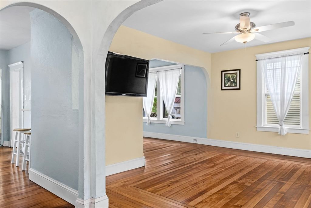 51 Francis Ave Holyoke — Photo 10 of 41
