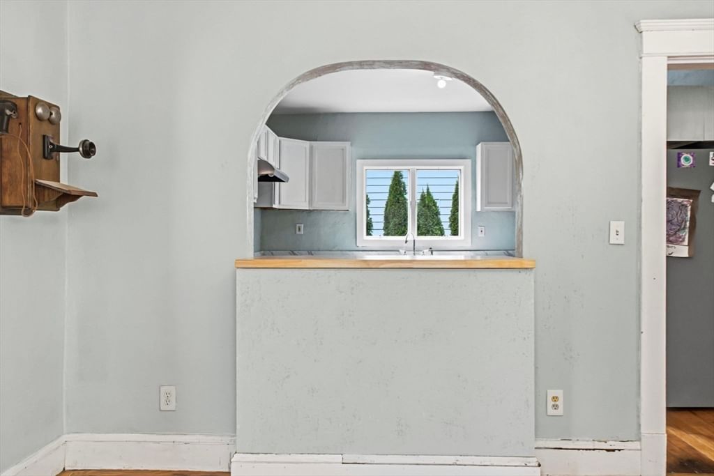 51 Francis Ave Holyoke — Photo 14 of 41