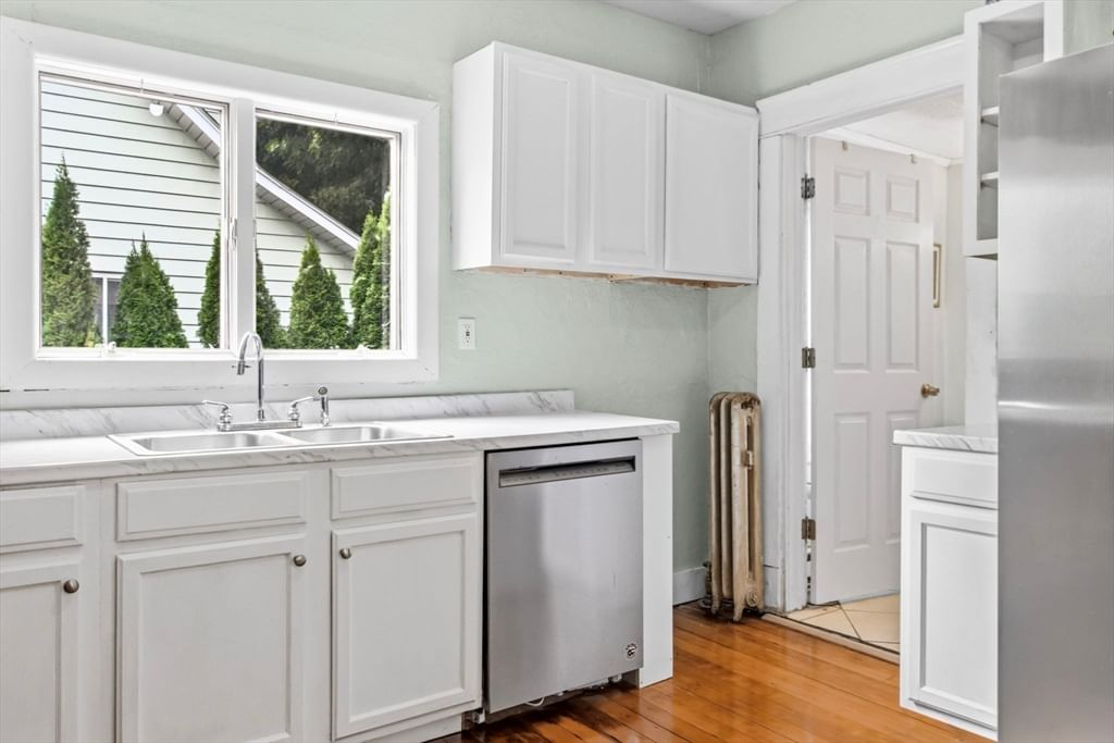 51 Francis Ave Holyoke — Photo 15 of 41