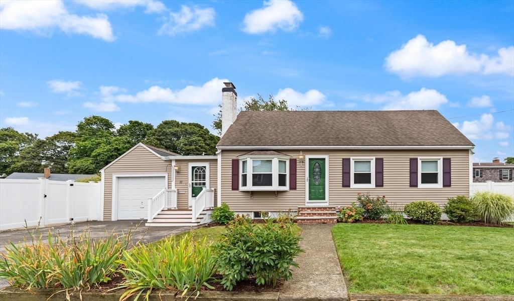 11 Old Farm Rd Beverly — Photo 2 of 41