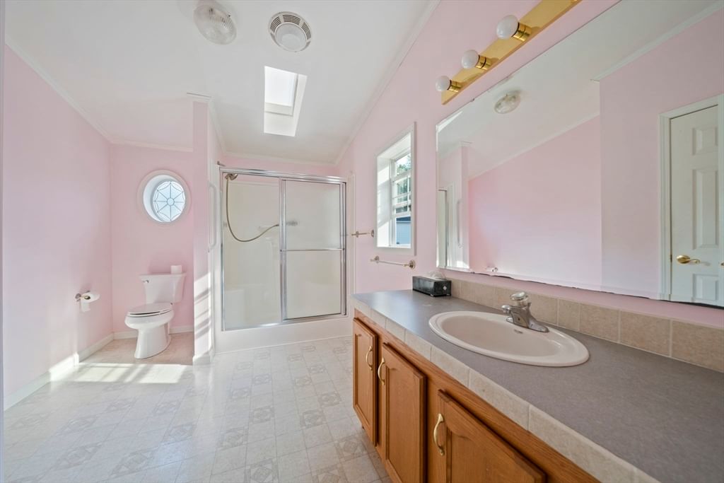 406 Simmons Rd Middleboro — Photo 17 of 37