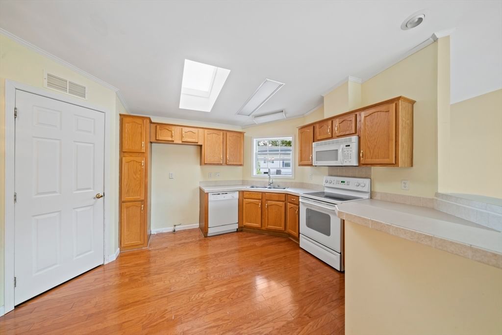 406 Simmons Rd Middleboro — Photo 35 of 37