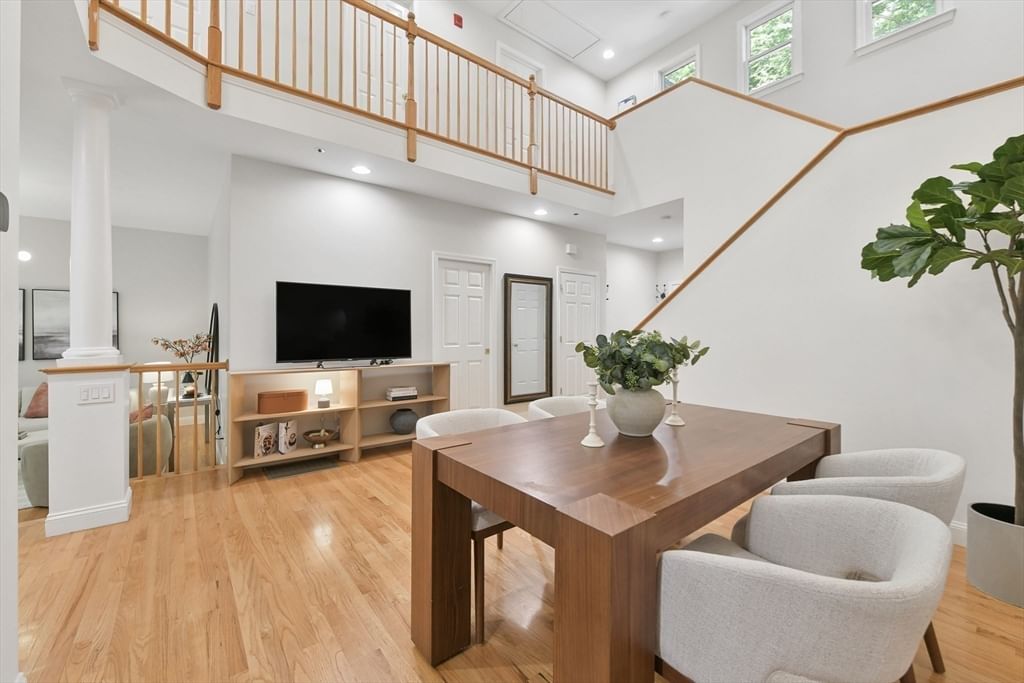 20 Pettee St #20 Newton — Photo 3 of 28
