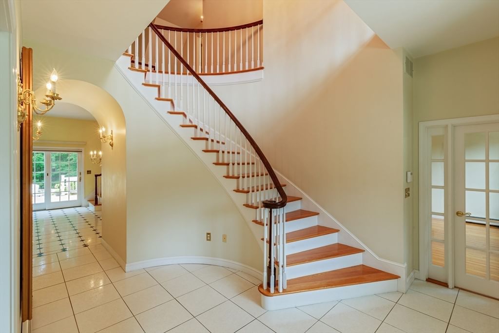 68 Elm St Canton — Photo 4 of 28
