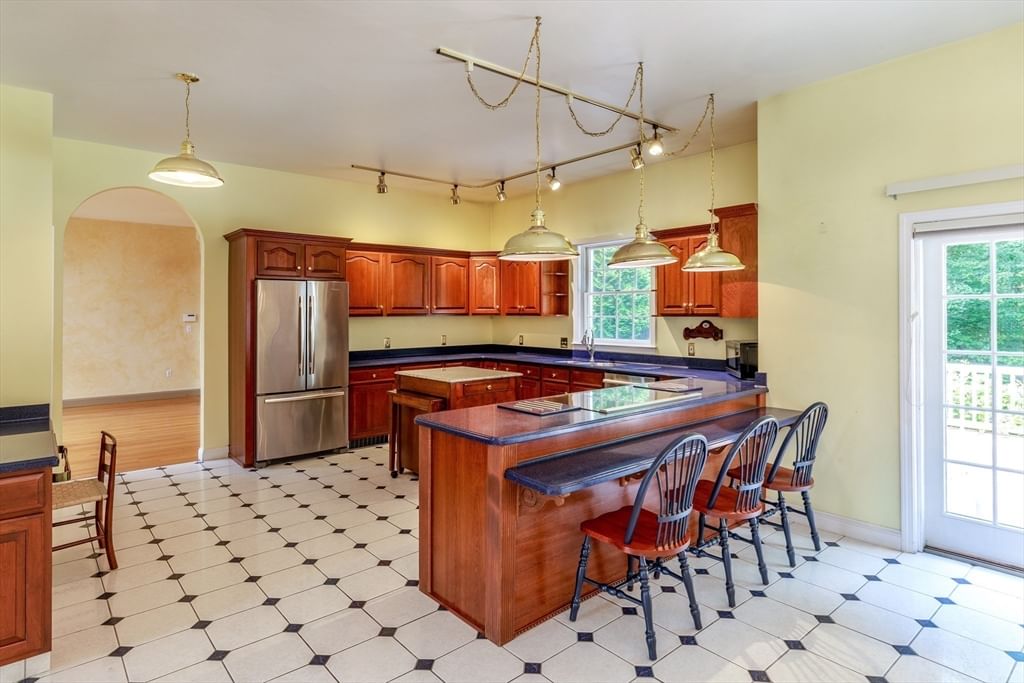68 Elm St Canton — Photo 5 of 28