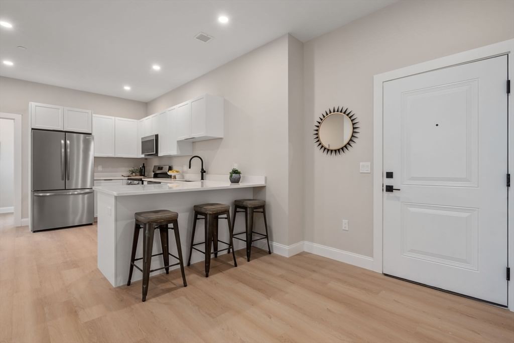7 Cross St #201 Wilmington — Photo 5 of 17
