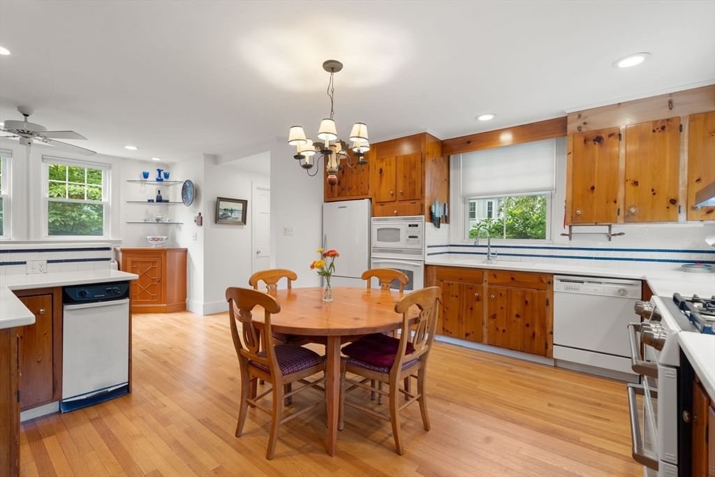 105 Randolph Ave Milton — Photo 10 of 35