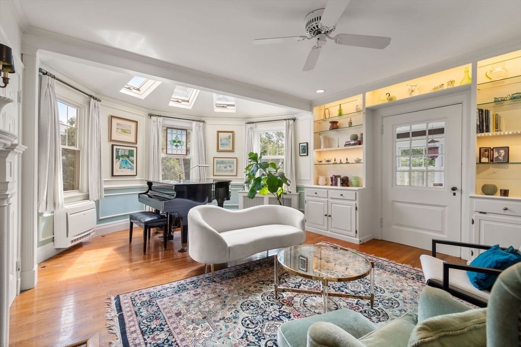 105 Randolph Ave Milton — Photo 4 of 35