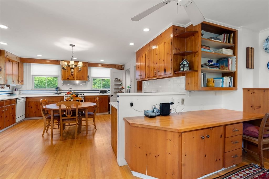 105 Randolph Ave Milton — Photo 8 of 35
