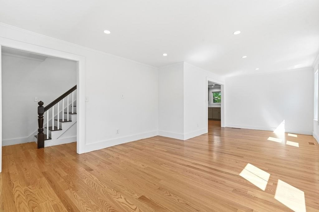 146A W Division St Braintree — Photo 4 of 42