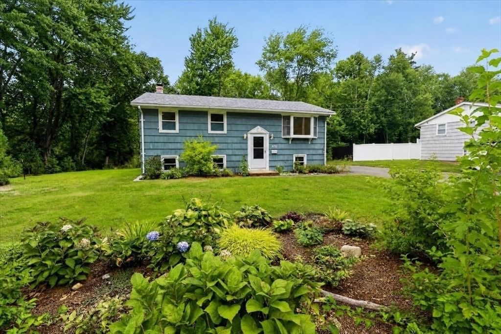 472 Summer St Abington — Photo 1 of 30