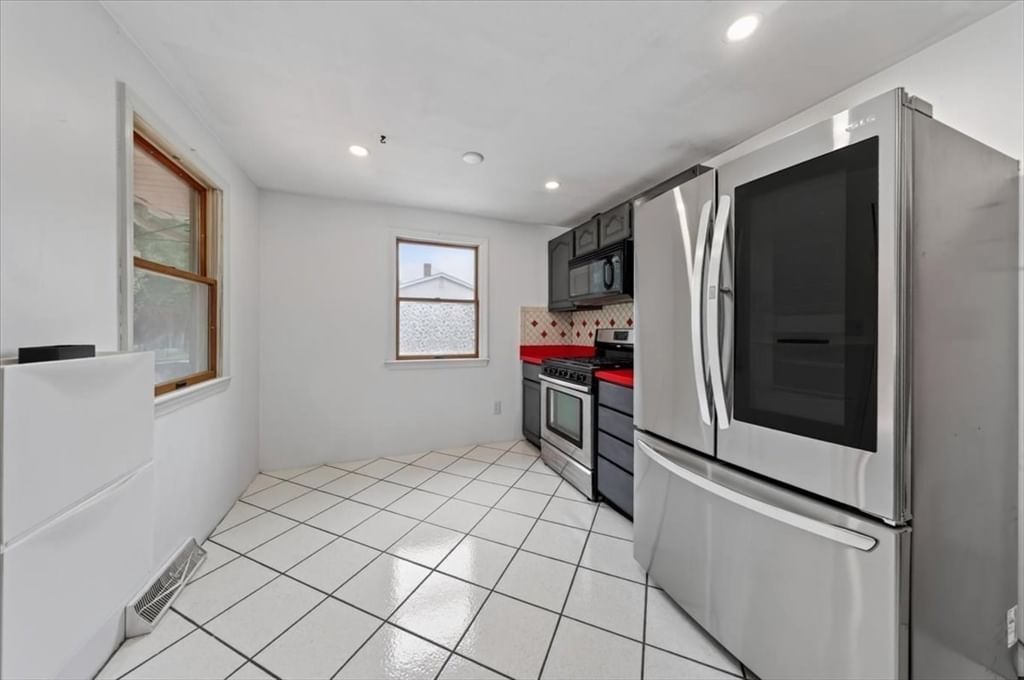 472 Summer St Abington — Photo 10 of 30