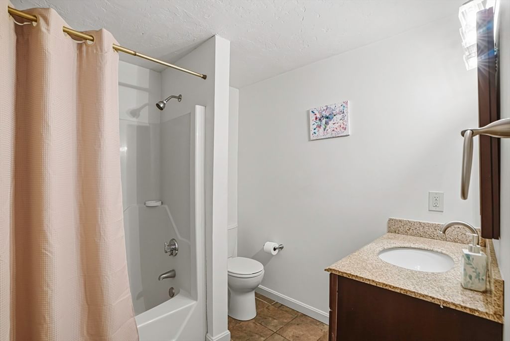237 South St #6 Shrewsbury — Photo 22 of 42