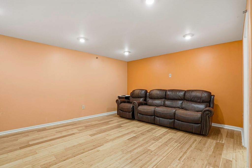 237 South St #6 Shrewsbury — Photo 31 of 42