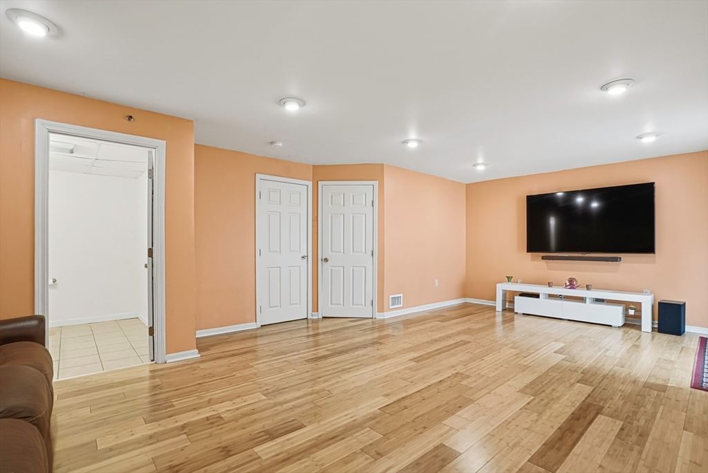 237 South St #6 Shrewsbury — Photo 34 of 42