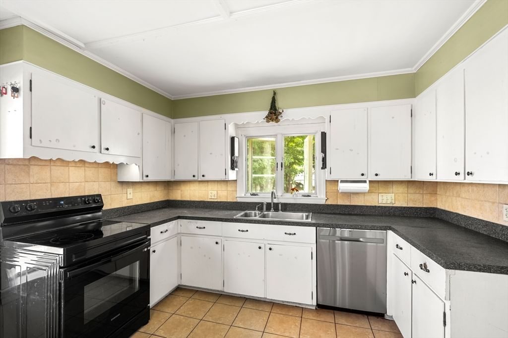 24 Vernon St Haverhill — Photo 15 of 38