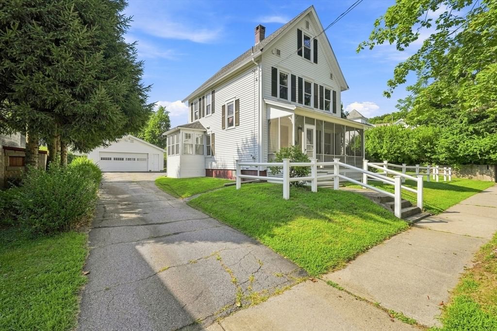 11 Newton Street Montague — Photo 2 of 32